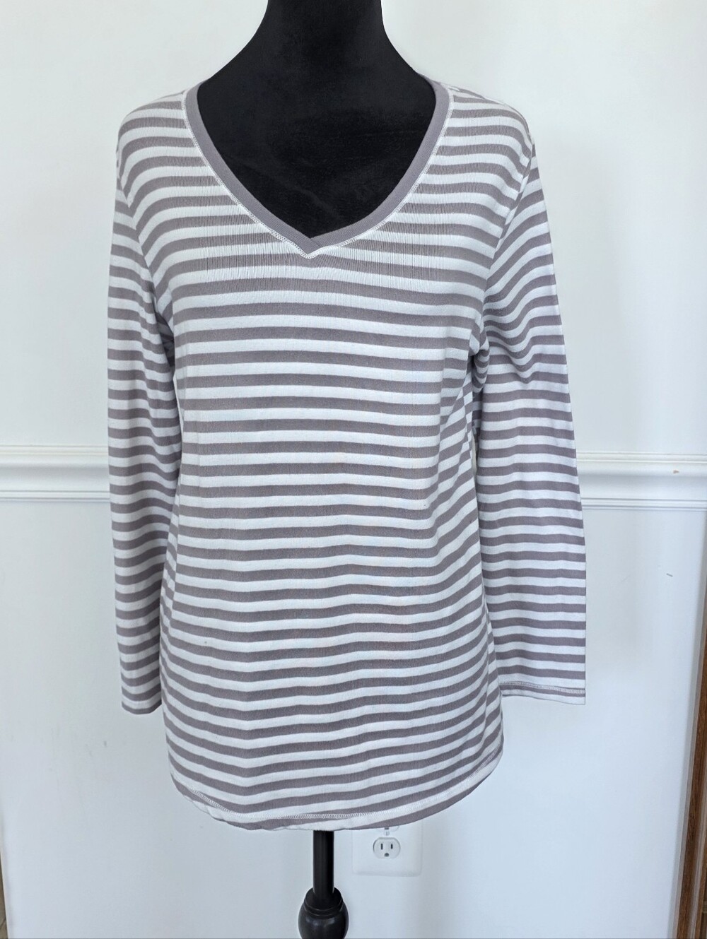 Anne Klein Striped V-Neck Long Sleeve Top - White and Light Gray S